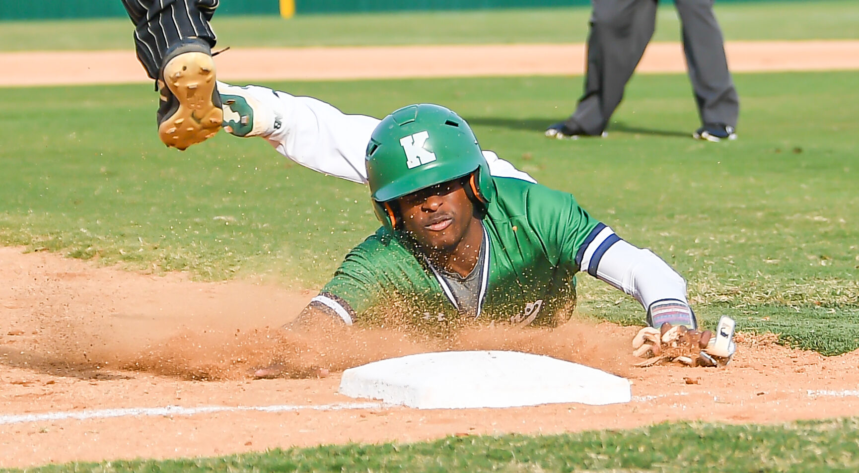 The Wonders defeated the Spiders 4-3.